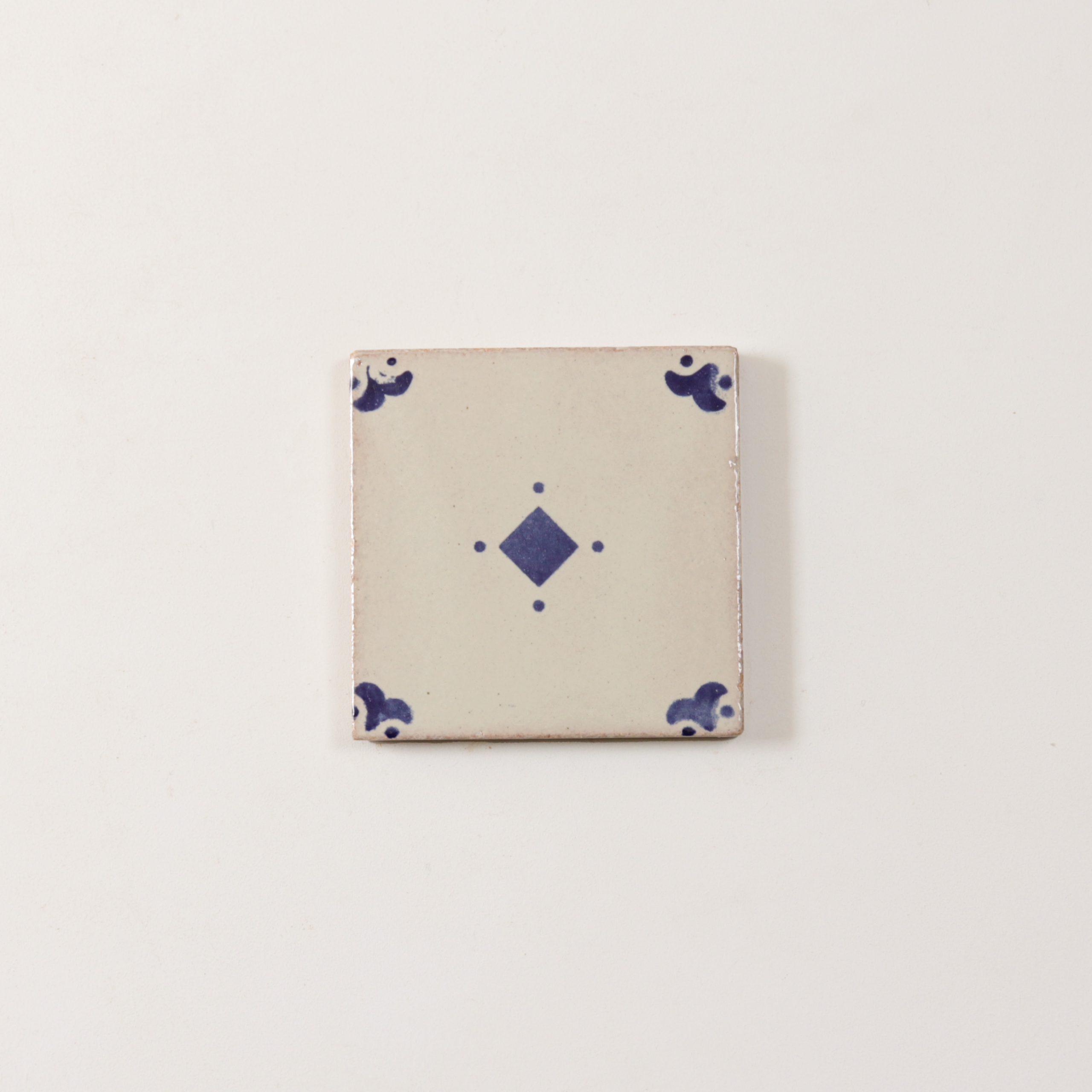 Tiles of Ezra Amano Series Caja