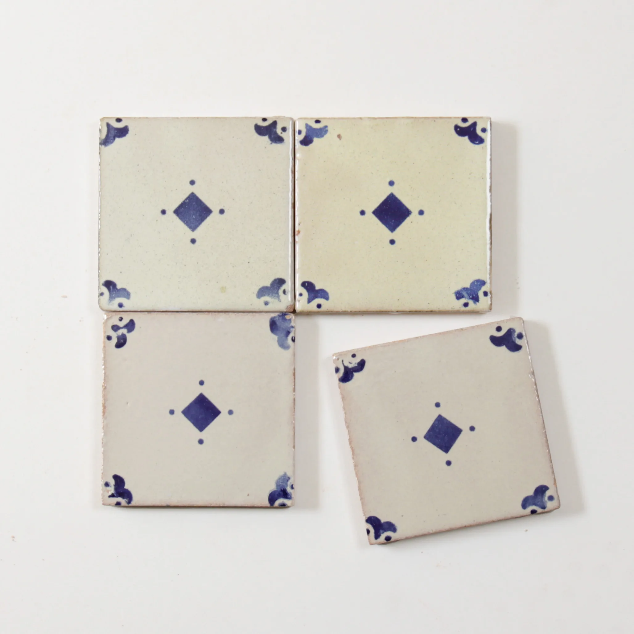 Tiles of Ezra Amano Series Caja