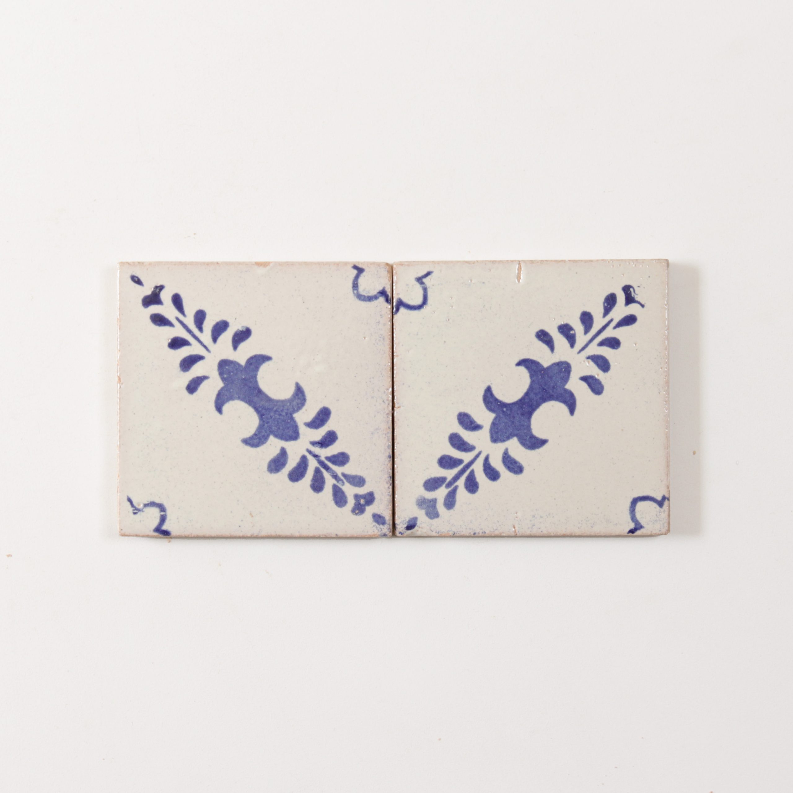 Tiles of Ezra Amano Series Hoja