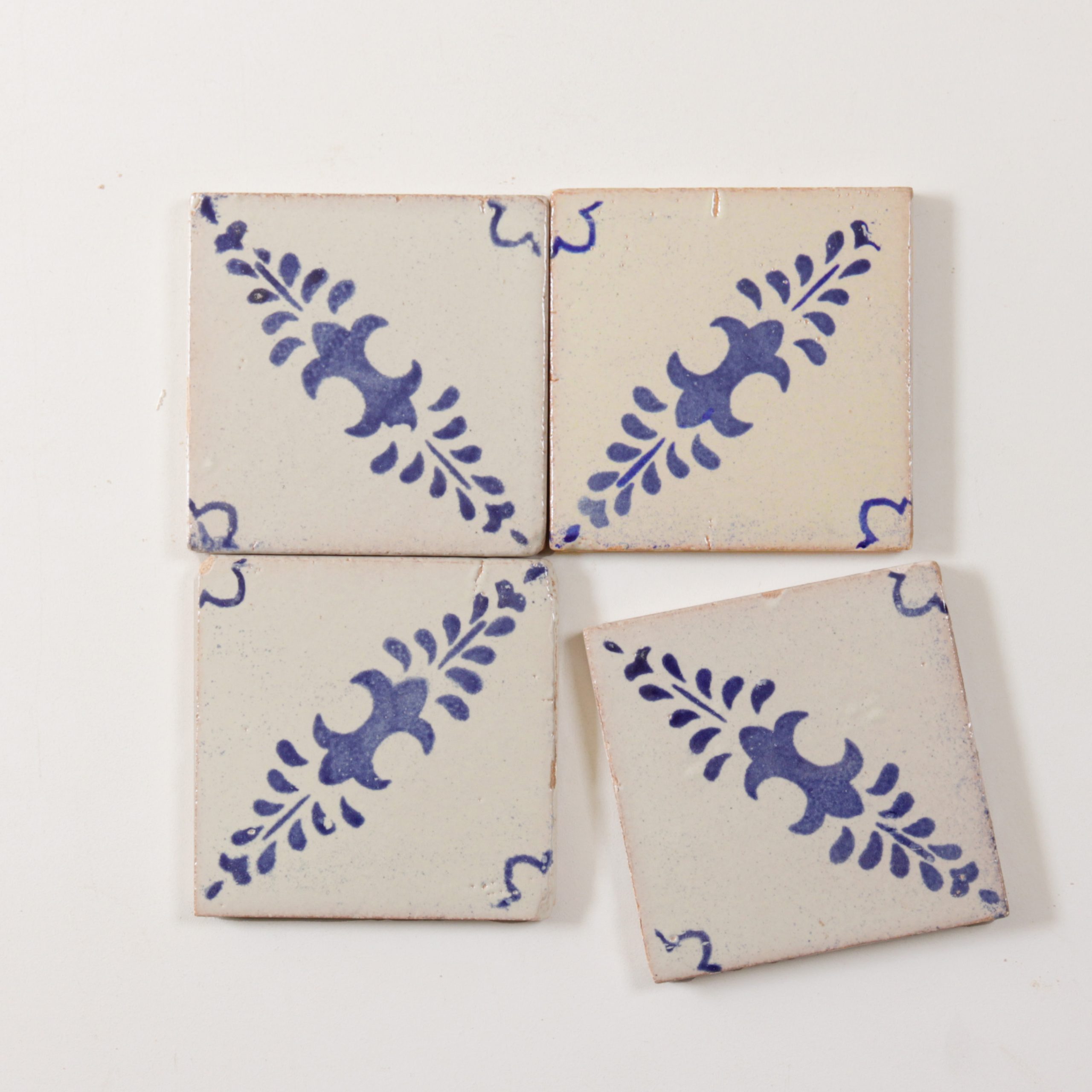 Tiles of Ezra Amano Series Hoja