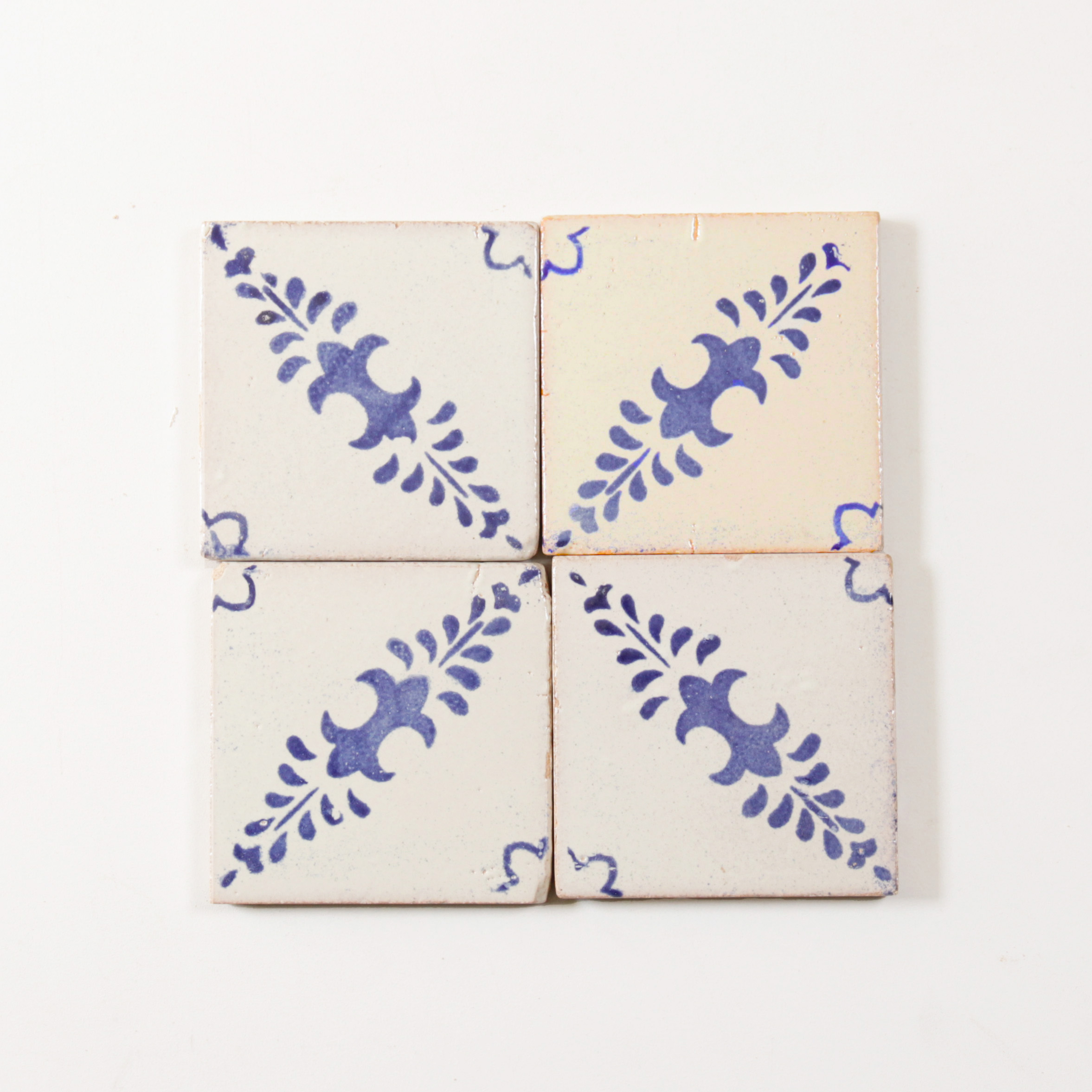 Tiles of Ezra Amano Series Hoja