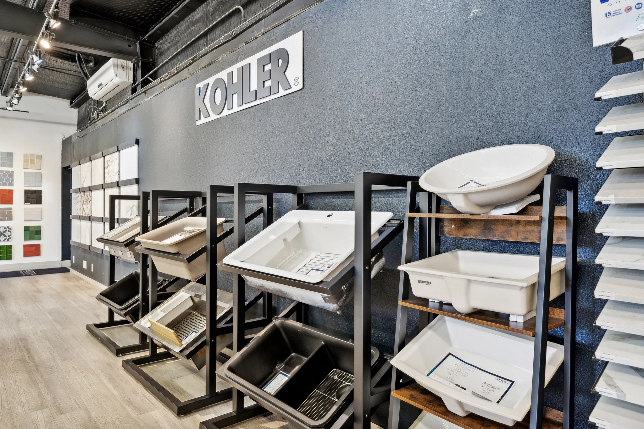 107_W_Nakoma_St_San_Antonio_TX_78216_USA-Bedroom-240618_HJ_153748_MOK_HDR_0094