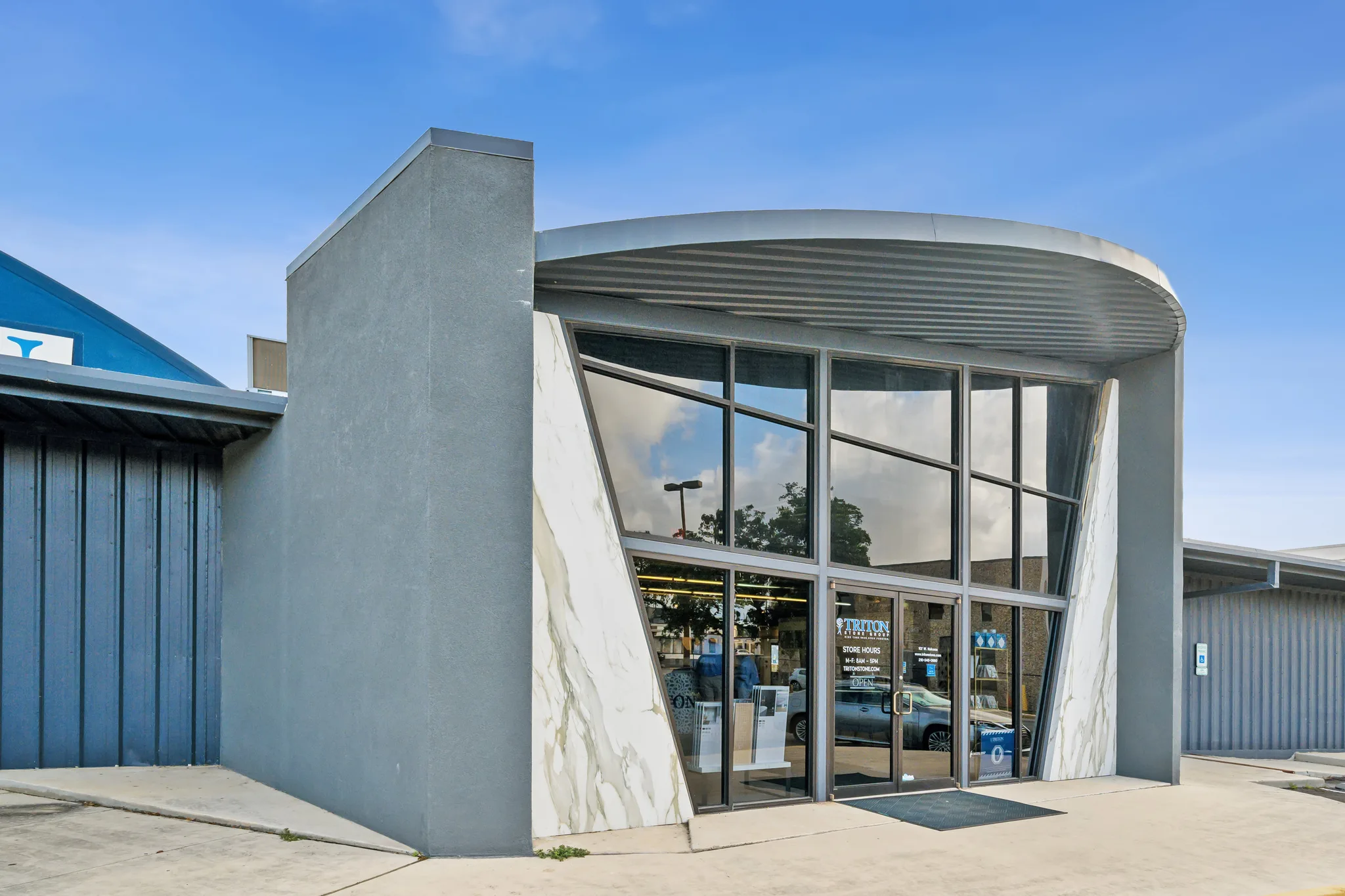 107_W_Nakoma_St_San_Antonio_TX_78216_USA-Exterior-240618_HJ_153748_MOK_HDR_0022