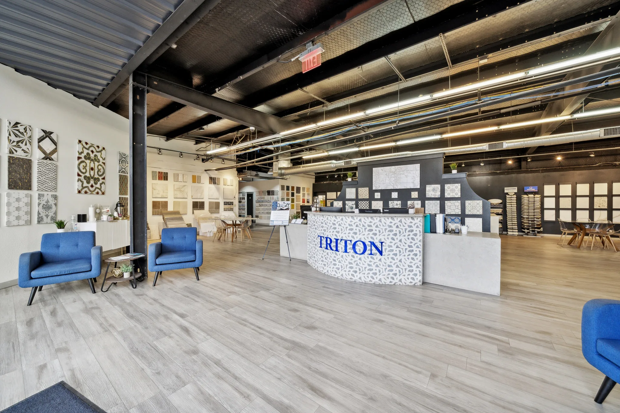 107_W_Nakoma_St_San_Antonio_TX_78216_USA-Foyer-240618_HJ_153748_MOK_HDR_0097