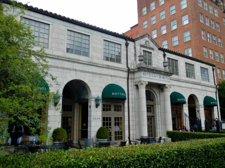 Bottega building