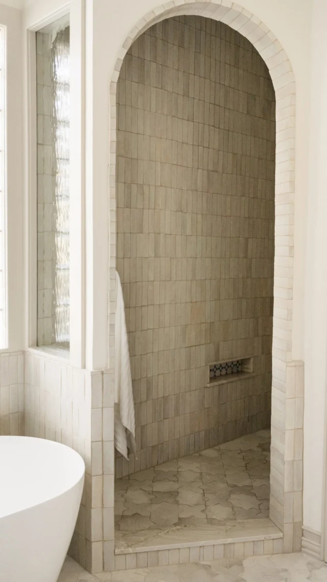 Did you know natural stone can look completely different from slab to slab, even within the same bundle? 👀No two slabs will ever look exactly the same, which makes it unique to you.Why? 🤔 Natural stone forms in layers over millions of years. Slabs are cut sequentially from the same block, and even neighboring slabs can pick up different veining and mineral tones.That’s not the only reason stone looks different, either. Add a finish to it, and you get two different looks from the exact same slab.Honed = soft matte finish Polished = shiny and reflectiveThis is why we say every stone has a story. ✨[Triton Stone, Kitchen Renovation, Natural Stone, Kitchen Countertops, Kitchen Design Inspo]
